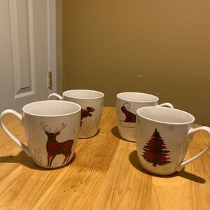4 Godinger Gatherings Christmas Cups